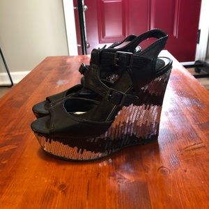 Sequin wedges